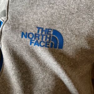 The North Face Pull over